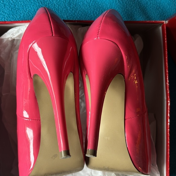 GUESS women platform heels EUC size 8m - Picture 6 of 8